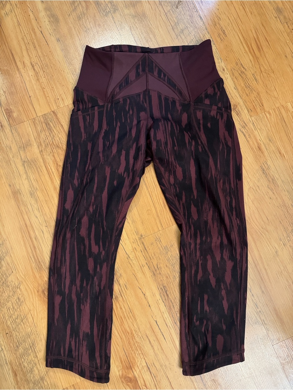 Lululemon Leggings Sz 8 Burgundy/ Black